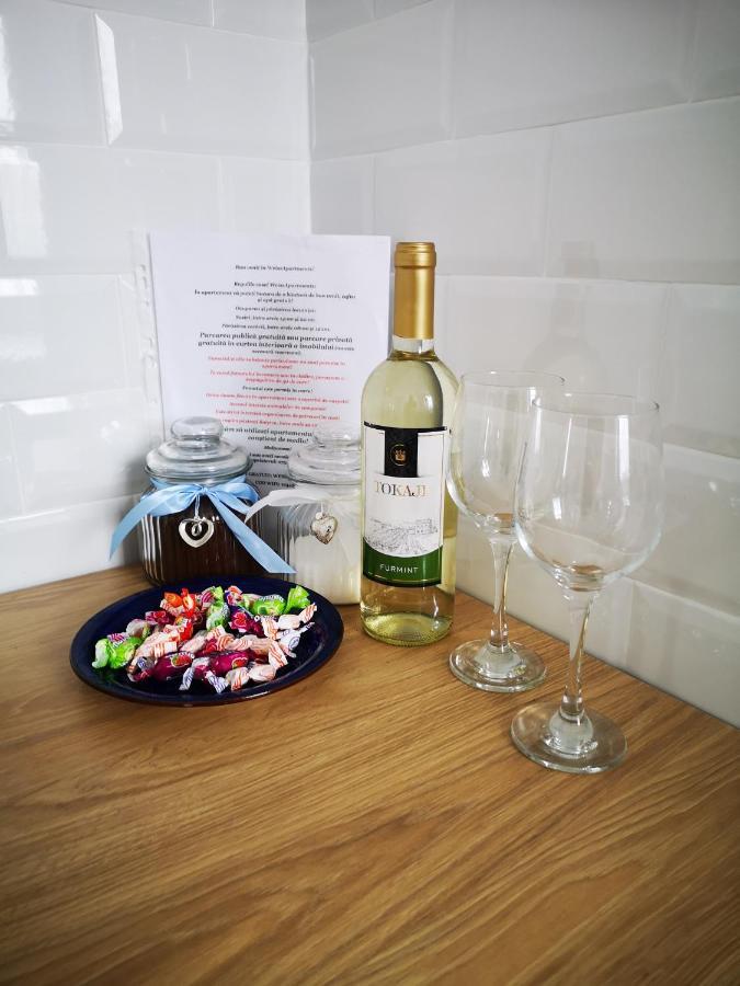 Weisz Apartment-City Center-Free Private Parking,Wifi,Ac Carei Buitenkant foto