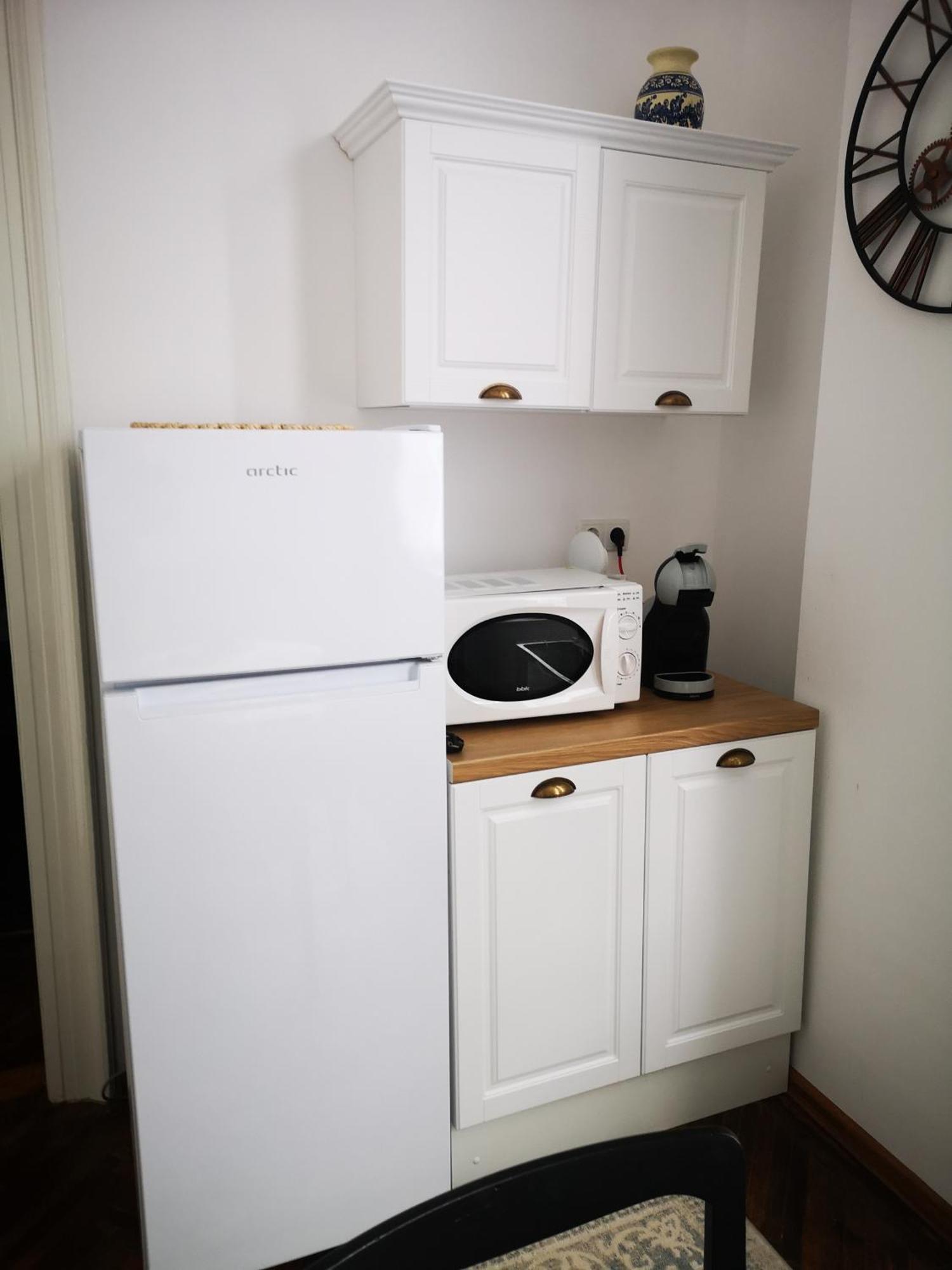 Weisz Apartment-City Center-Free Private Parking,Wifi,Ac Carei Buitenkant foto
