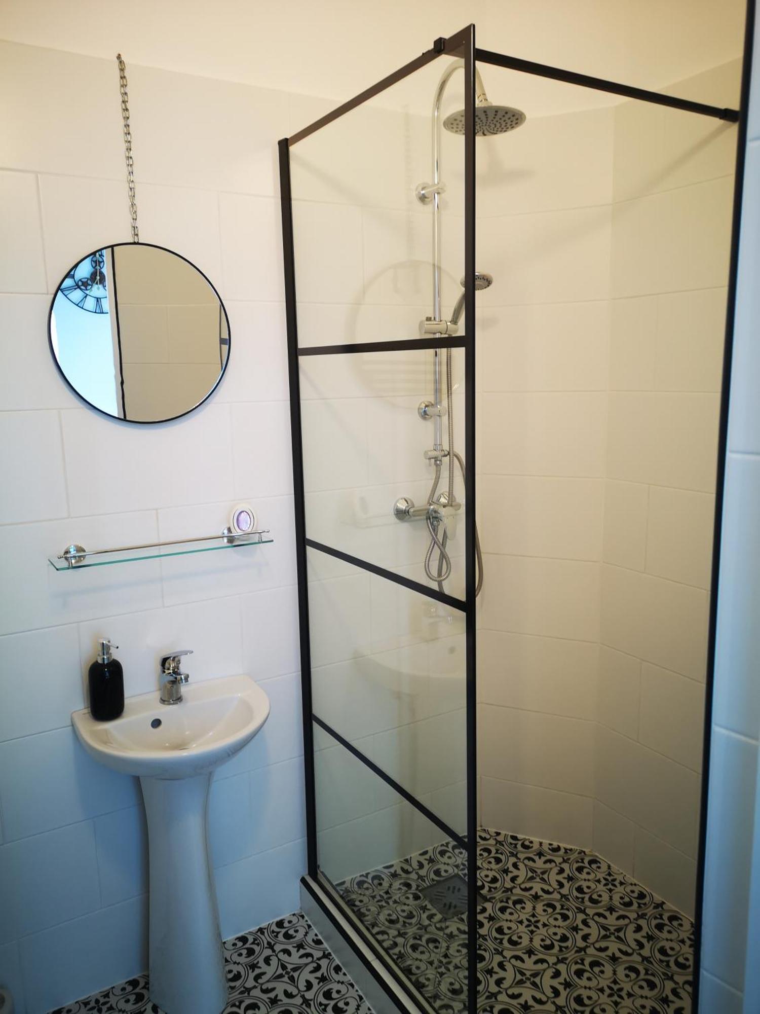 Weisz Apartment-City Center-Free Private Parking,Wifi,Ac Carei Buitenkant foto